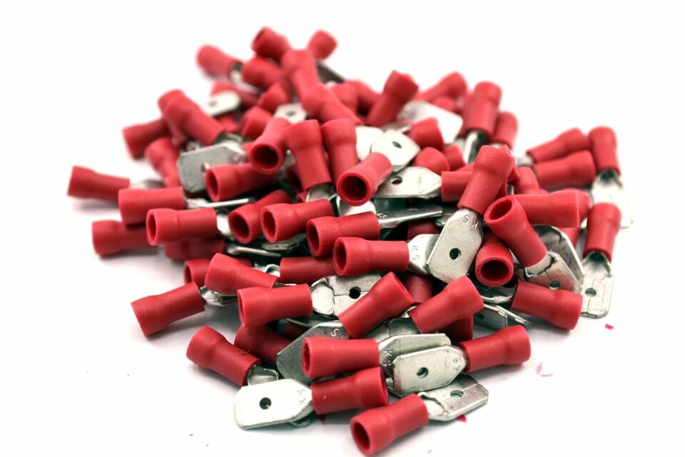 200 Adet 0,50-1,50mm Kablo Ucu 6,3 Erkek Kırmızı Izolasyonlu Sıkmalı MT-SKEK63