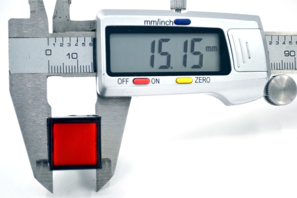 16mm Yaylı Buton Anahtar 12V 24V DC 20A Kırmızı Işıklı Kare 5 Pin 1NO/1NC MT-ANY15