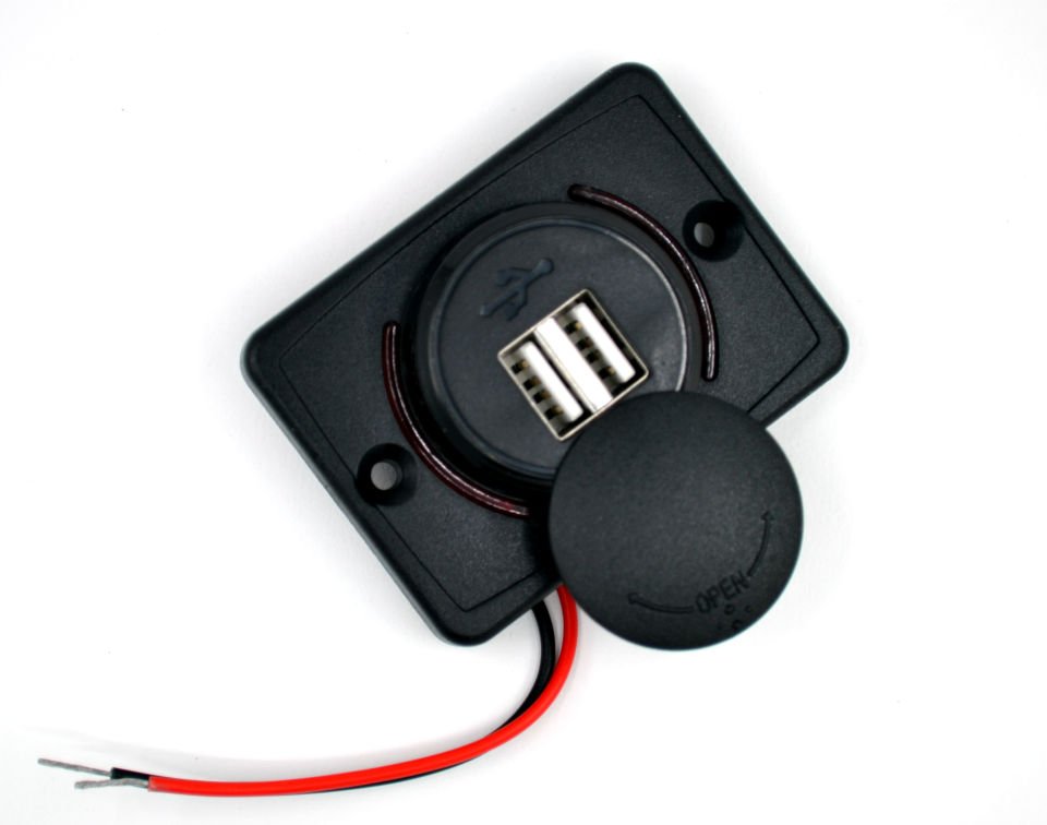 12V 24V DC USB 3.1A Şarj Port Işıklı Düz Taban MT-UP51