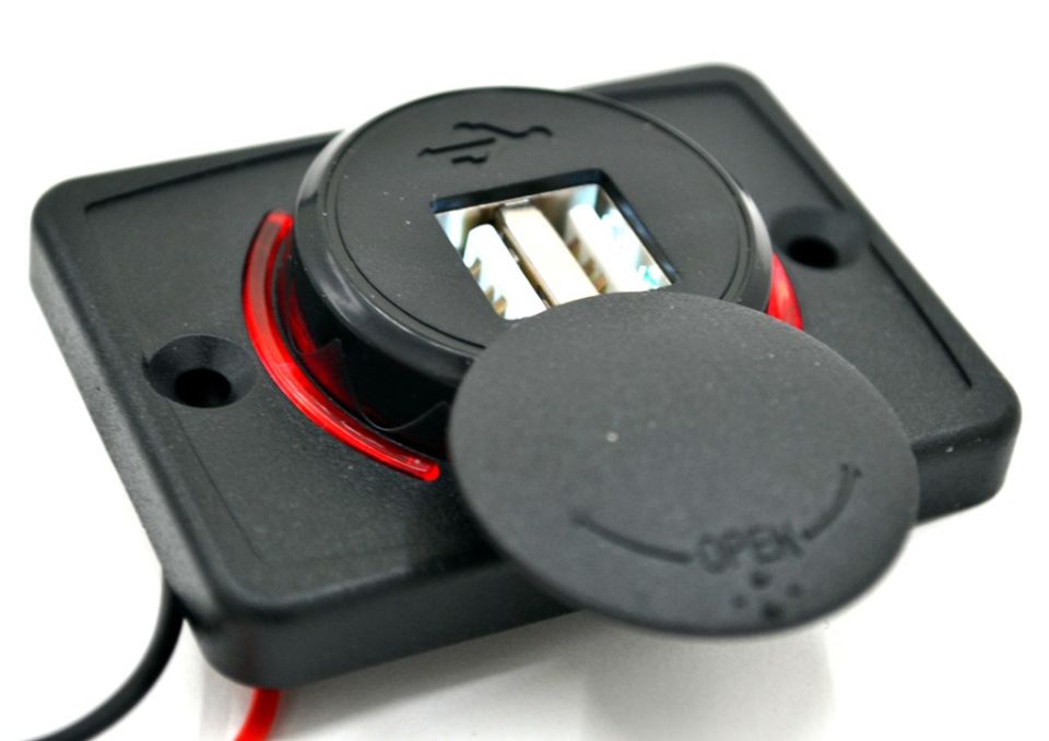 12V 24V DC USB 3.1A Şarj Port Işıklı Düz Taban MT-UP51