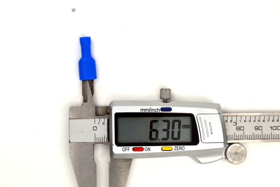 100 Adet 1,50-2,50mm Kablo Ucu 6,3 Dişi Fiş Mavi Izolasyonlu Sıkmalı MT-SKDM63