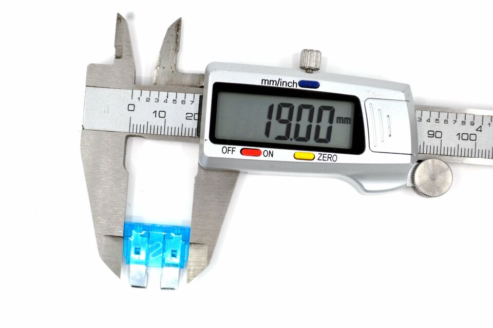 100 Adet 15A Mavi Standart Oto Bıçak Sigorta 12V - 32V DC
