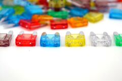 100 Adet Mini Bıçak Sigorta Karışık