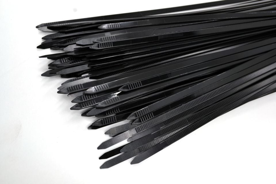 37cm Siyah Kablo Bağı 370x4,8 Ultraviyole Dayanıklı 100 Adetli Poşet