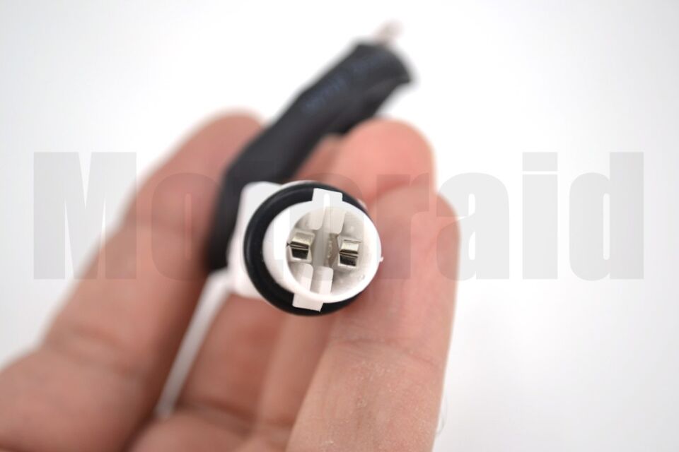 T10 Ampul Duyu Daralan Makaronlu Kablolu Ön Park Yan Sinyal Lamba Soketi