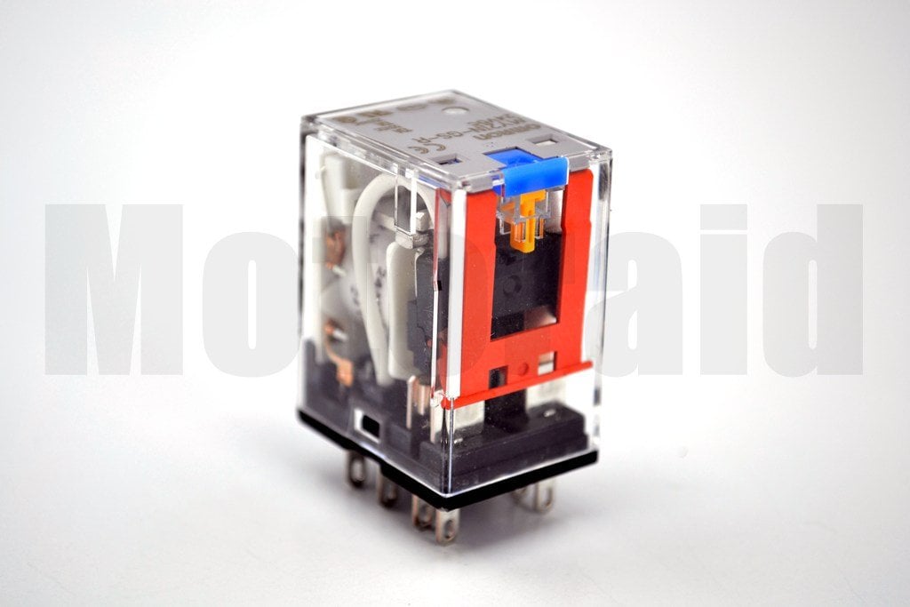 24VDC 10A 8 Pin Röle Kalın