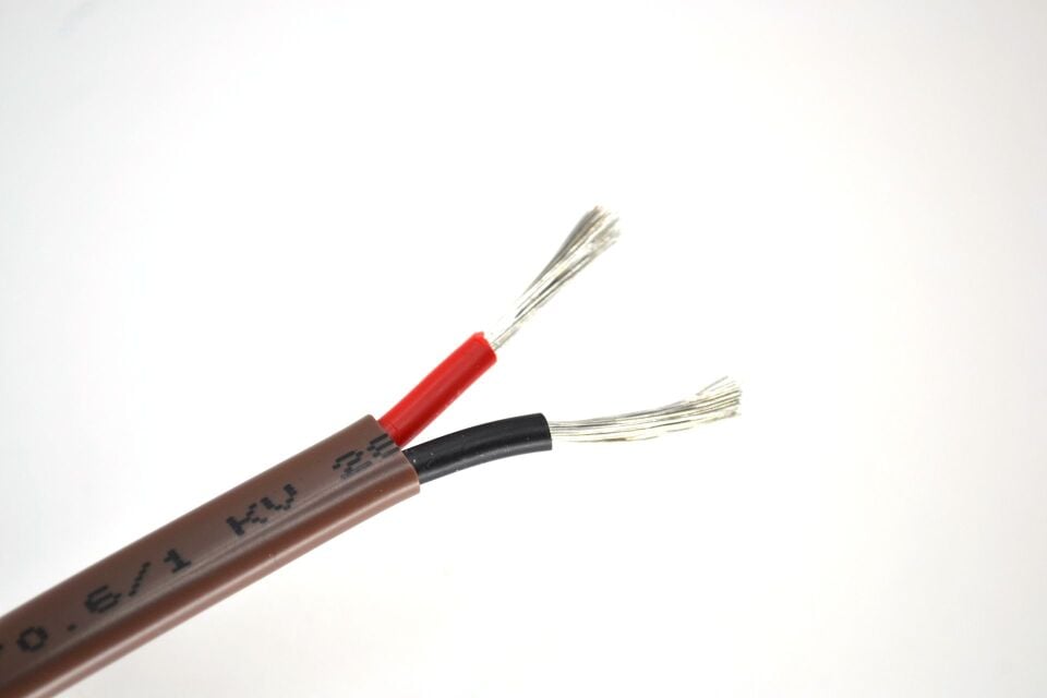 1 Metre Marine Yassı 2x2,50mm² Kalaylı Bakır Kablo TTR MYY Kahverengi Ahşap