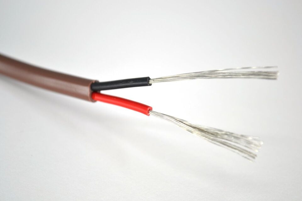 1 Metre Marine Yassı 2x0,75mm² Kalaylı Bakır Kablo TTR MYY Kahverengi Ahşap