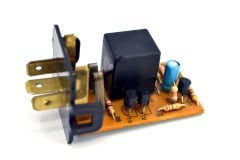Elektronik Sinyal Flaşörü Rölesi Üniversal Eng 2000 Model Öncesi Eski Otolar İçin 4 Fişli
