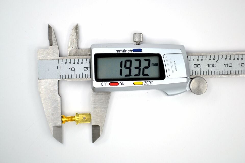 500 Adet 6,3 Kısa Erkek Sarı Fiş Prinç Terminal Tırnaklı Kablo Ucu