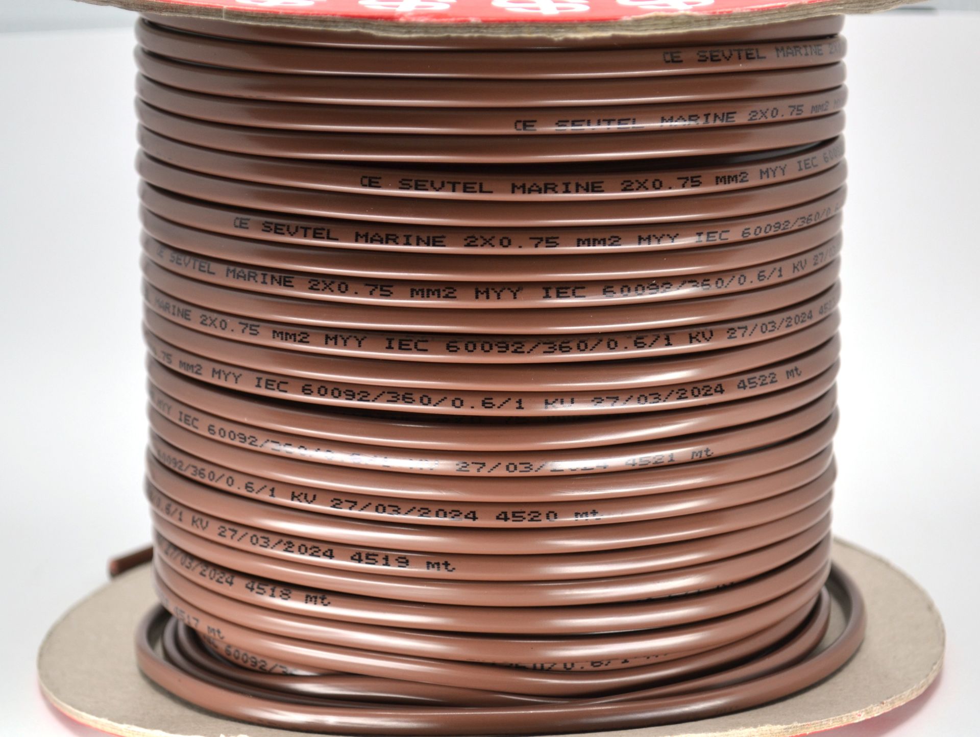 100 Metre Marine Yassı 2x0,75mm² Kalaylı Bakır Kablo TTR MYY Kahverengi Ahşap