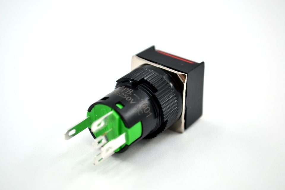 16mm Yaylı Buton Anahtar 12V 24V DC 20A Kırmızı Işıklı Kare 5 Pin 1NO/1NC MT-ANY15