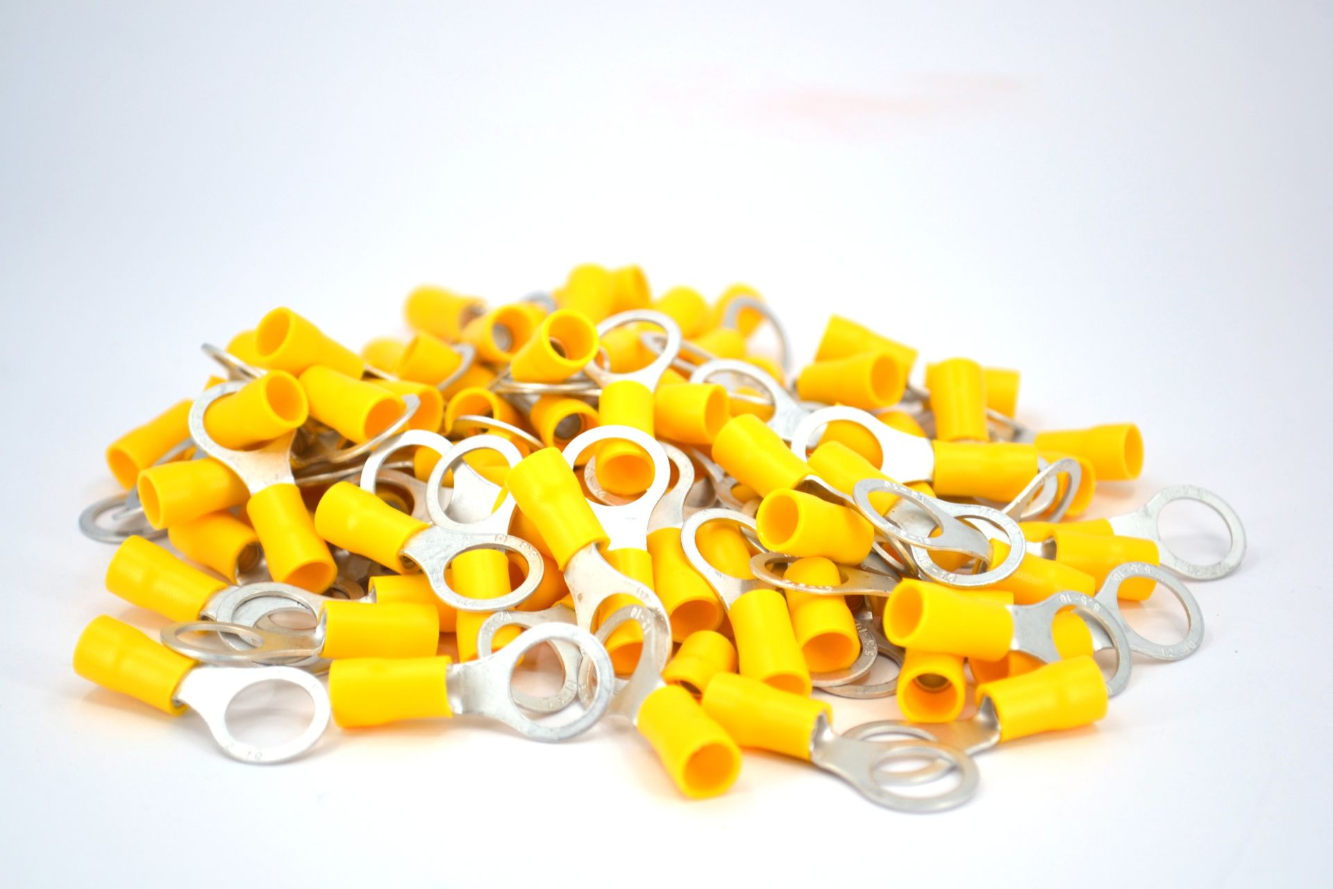 100 Adet 4,00-6,00 Bakır Kablo Pabucu Sarı M10 Delikli Sıkmalı Sulye TPY-1006