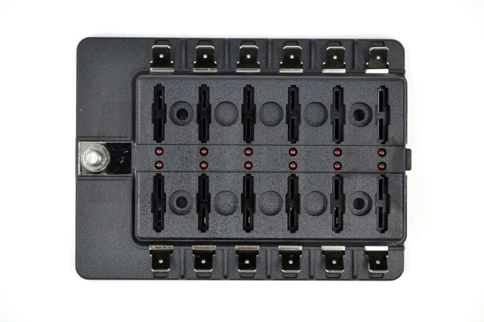 Bıçak Sigorta Kutusu 12 Port İkaz Ledli Etiketli MT-SY12LED