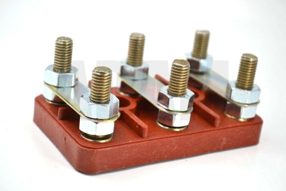 No6 Gamak Tipi Cam Elyaflı Motor Klemensi 115x70 M10 MT-MKE06