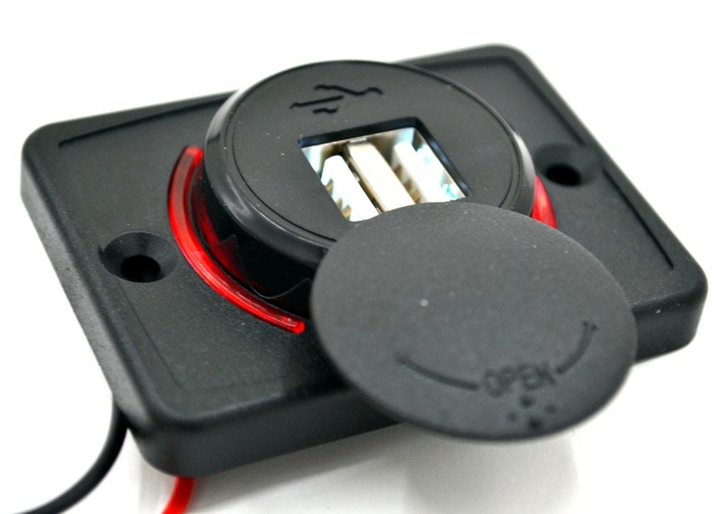 12V 24V DC USB 3.1A Şarj Port Işıklı Düz Taban MT-UP51