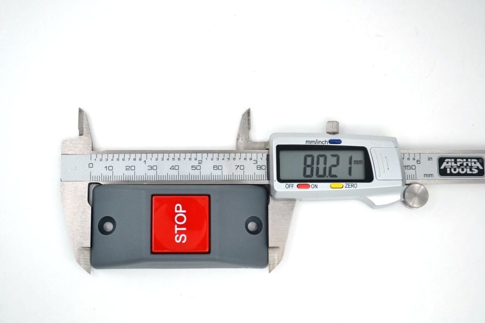 Otobüs Stop Duracak Butonu Gri Zemin Kırmızı Düğme Düz Tip