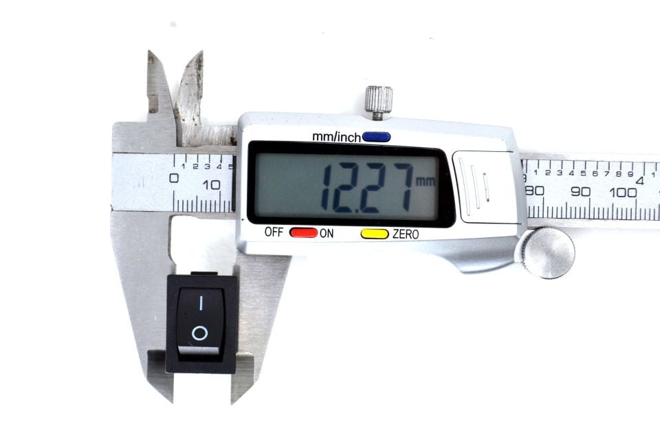 Dikdörtgen Siyah Elektrik Anahtarı 1-0 Işıksız Rocker 12V-220V