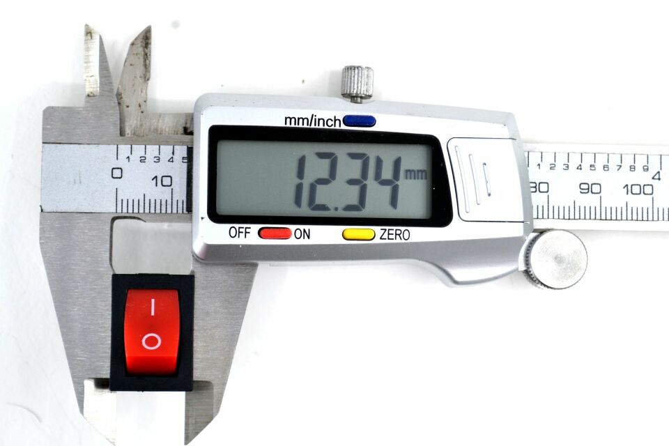 Dikdörtgen Kırmızı Elektrik Anahtarı 1-0 Işıksız Rocker 12V-220V MT-ANK02