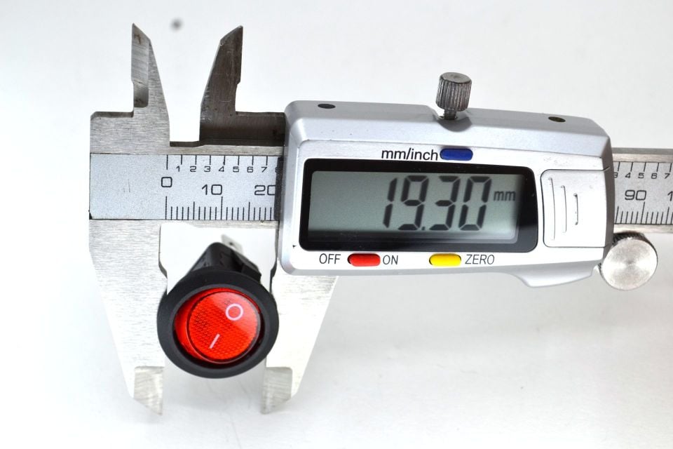 Yuvarlak Kırmızı Camlı Elektrik Anahtarı 1-0 Işıklı Rocker 12V