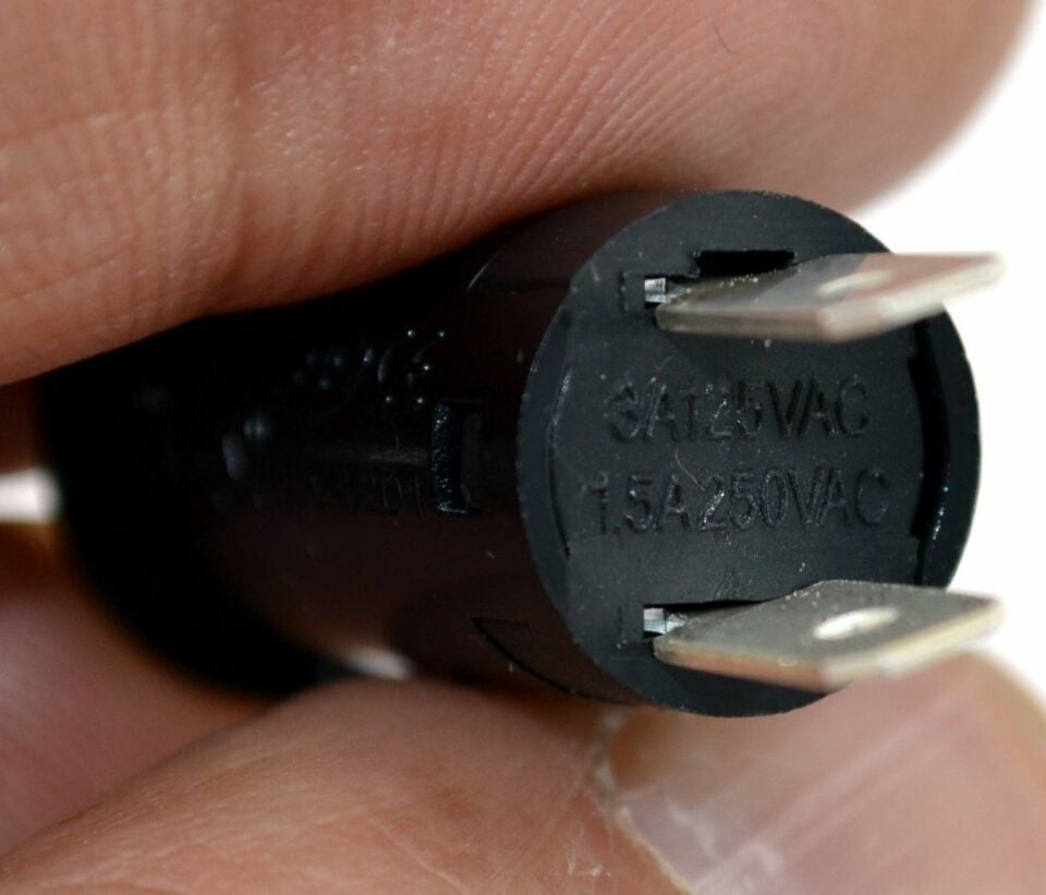 Karavan Kapı Kapak Dolap Butonu Anahtarı 1-0 Ters Çalışan Siyah MT-ANY08