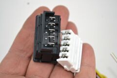 Universal 5 Fişli Pinli Cam Kaldirma Düğme Anahtar Soketi Kablolu