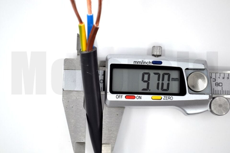 3x2,5 TTR Siyah Bakır Kablo 1 Metre