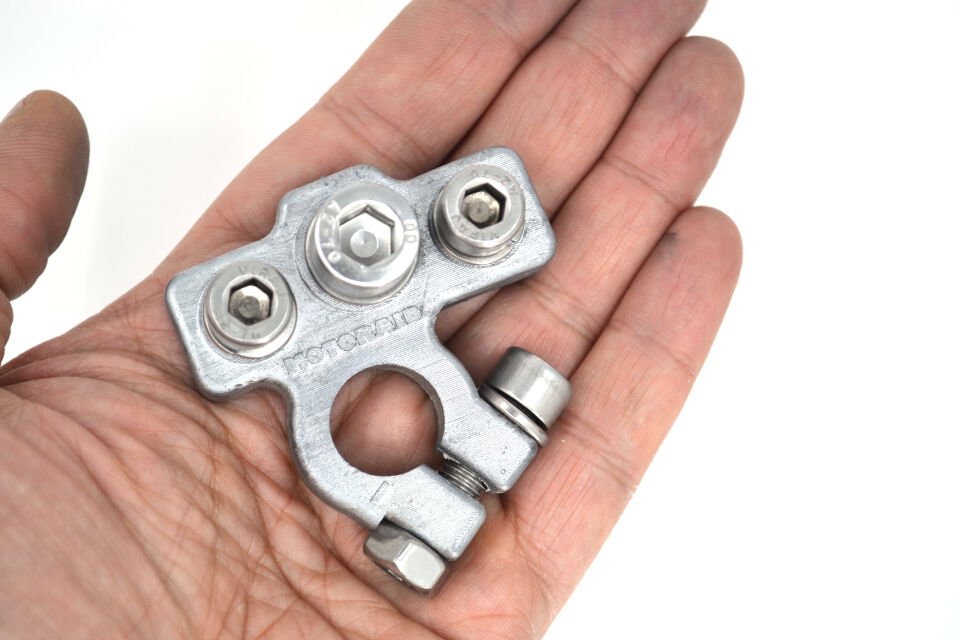 Üç Yollu Marine (-) Eksi Akü Kutup Başı Terminali Kurşun Gövde - Paslanmaz İmbus Cıvatalı