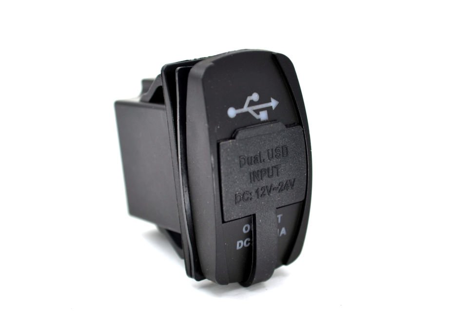 12V 24V DC USB 3,1A Şarj Port Dikdörtgen Kırmızı Işık MT-SK51