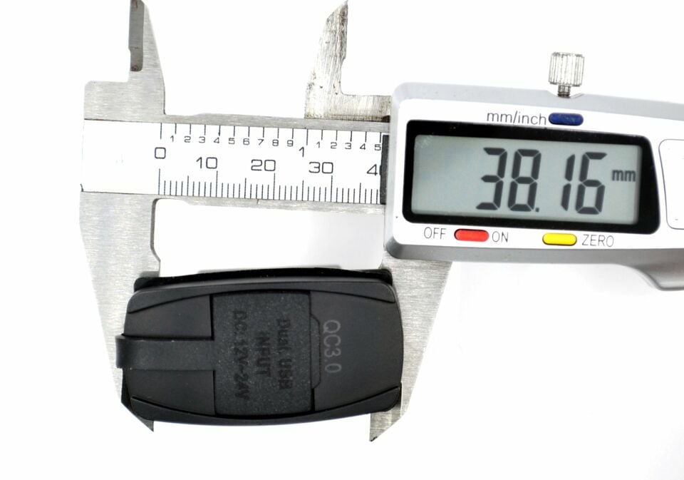 12V 24V DC USB QC3.0 Type-C PD Şarj Port Dikdörtgen Mavi Işık ENG PRO PB1132