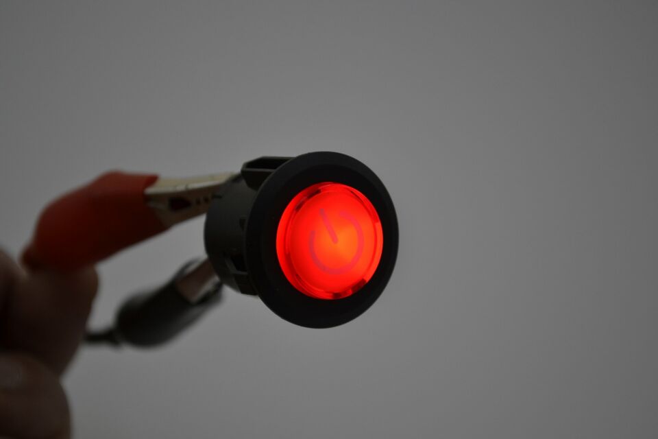 26mm 12V Kırmızı Işıklı POWER Logolu 1-0 Kalıcı Anahtar Yuvarlak 16A