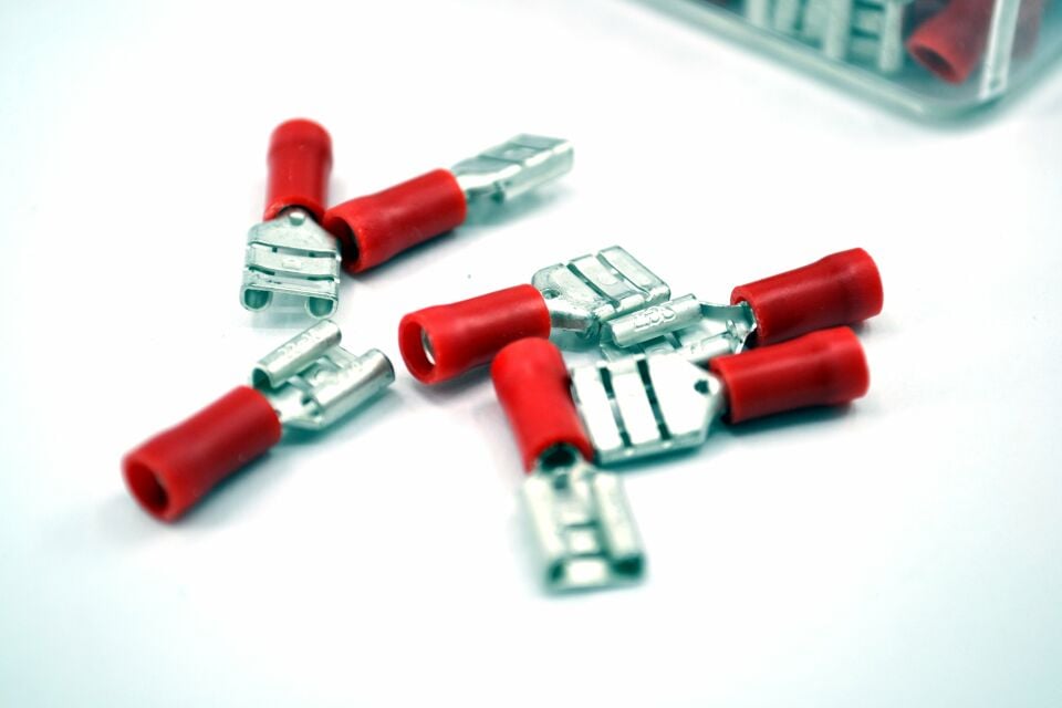 200 Adet 0,50-1,50mm Kablo Ucu 6,3 Dişi Fiş Kırmızı Sıkmalı TPFD-1638