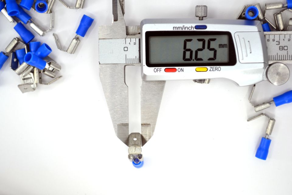 100 Adet 1,50-2,50mm Kablo Ucu 6,3 Erkek Dişi Dönüşlü Fiş Mavi Sıkmalı TPFDEG-2862