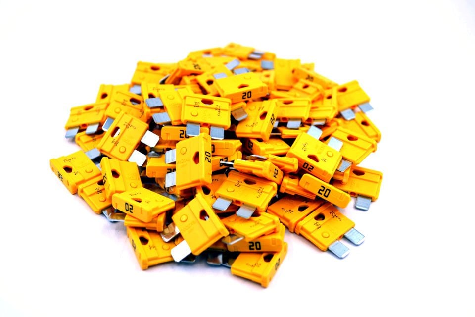 100 Adet 20 Amper Sarı Standart Bıçak Sigorta 20A