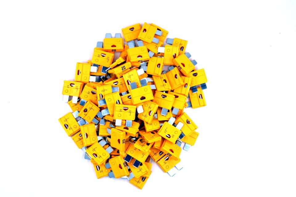 100 Adet 20 Amper Sarı Standart Bıçak Sigorta 20A