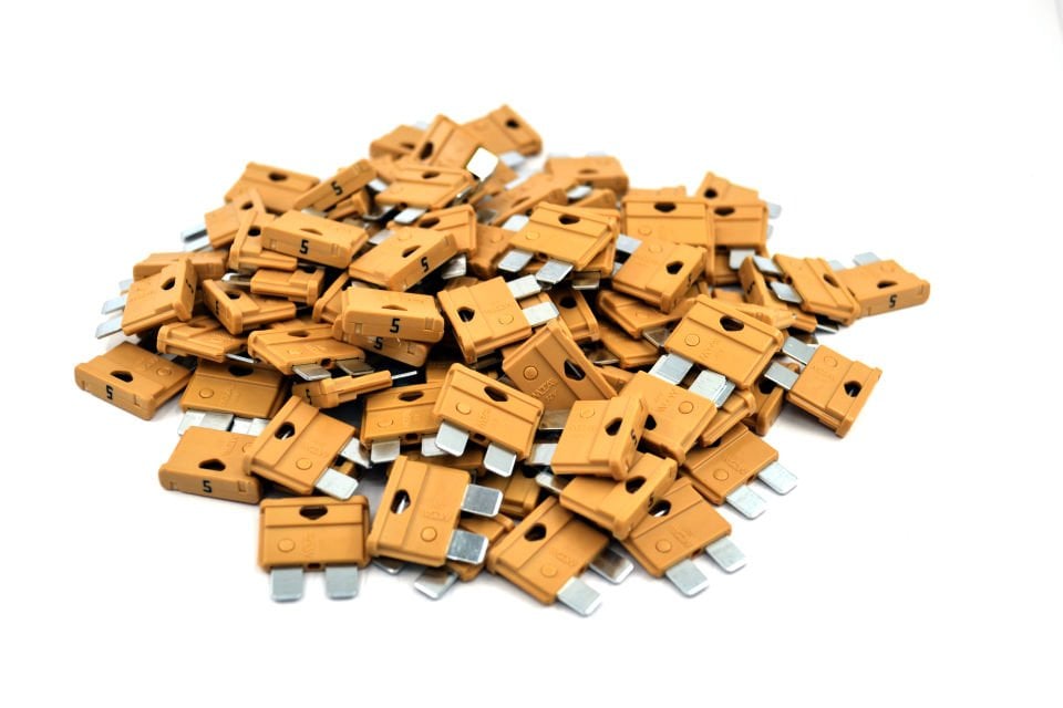 100 Adet 5 Amper Bej Standart Bıçak Sigorta 5A