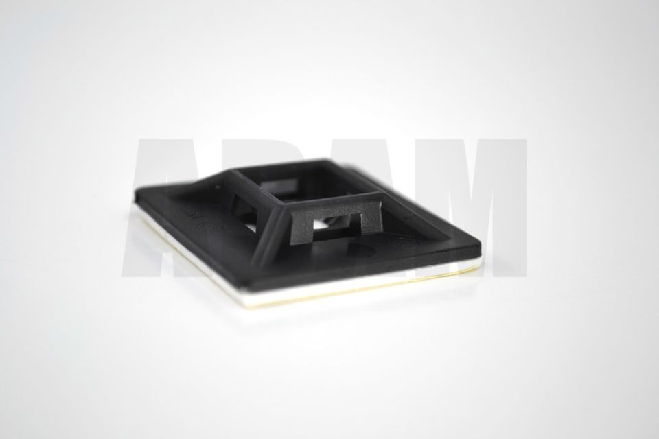 100 Adet Siyah 28x28 Yapışkanlı Kroşe Ortadan Delikli (Kablo Bağı Genişliği 4,8mm'e Kadar)