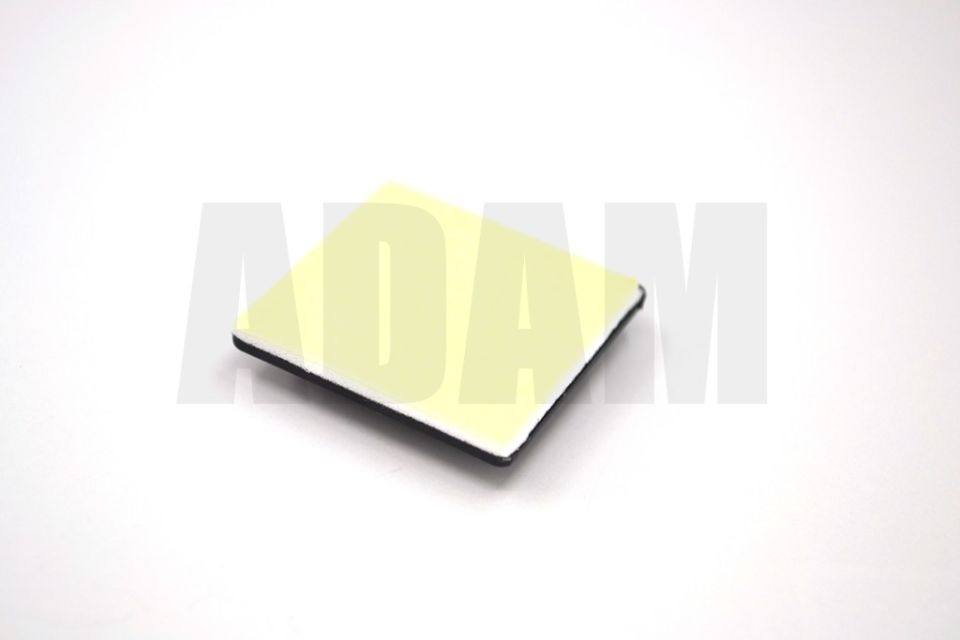 100 Adet Siyah 28x28 Yapışkanlı Kroşe Ortadan Delikli (Kablo Bağı Genişliği 4,8mm'e Kadar)